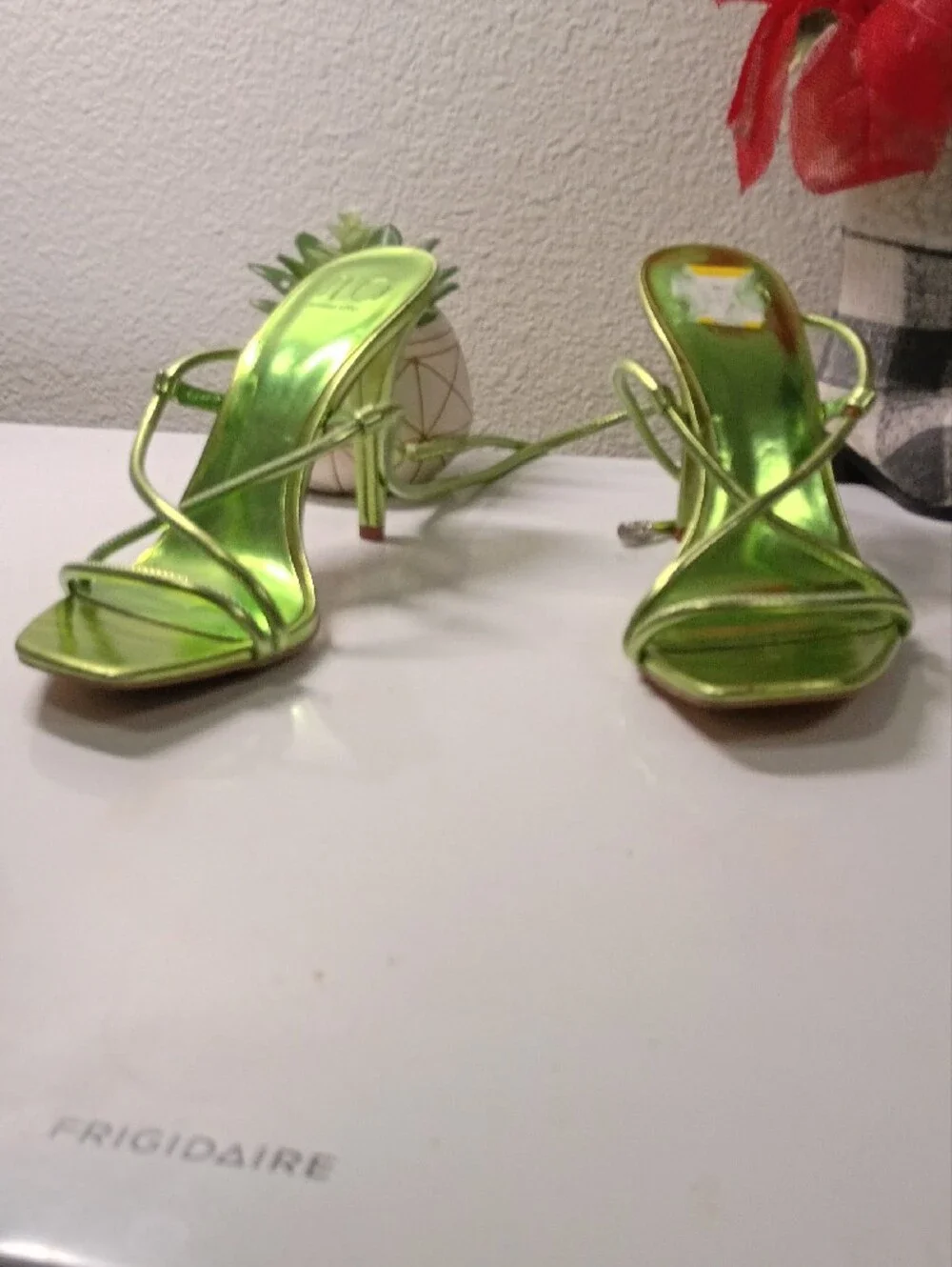 Jennifer Lopez Metallic Neon Green Strappy Heels - Picture 4 of 11